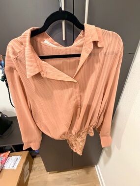 Mustard Seed Peach Lace-Trim Button Front Bodysuit